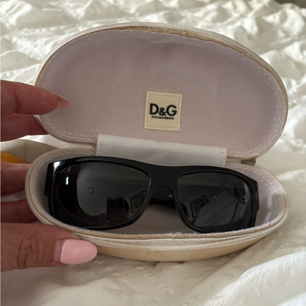 Dolce & Gabbana Sleek Black Sunglasses